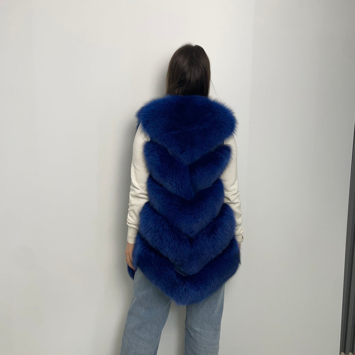 Smanicato in pelliccia di volpe blu elettrico