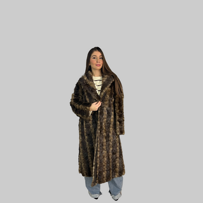 Visone marrone lungo con lavorazione a strisce n118