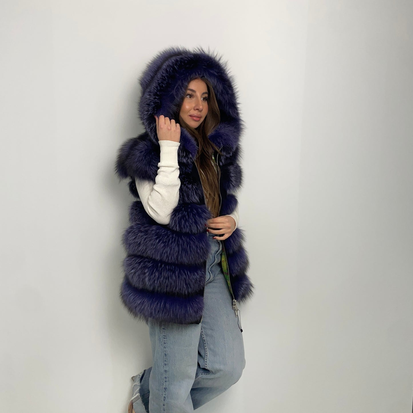 Smanicato in pelliccia di volpe blu con cappuccio e zip